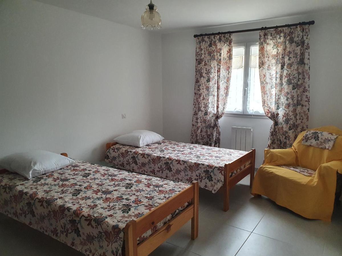 Gite Les Trois Abeilles Besignan Exterior photo