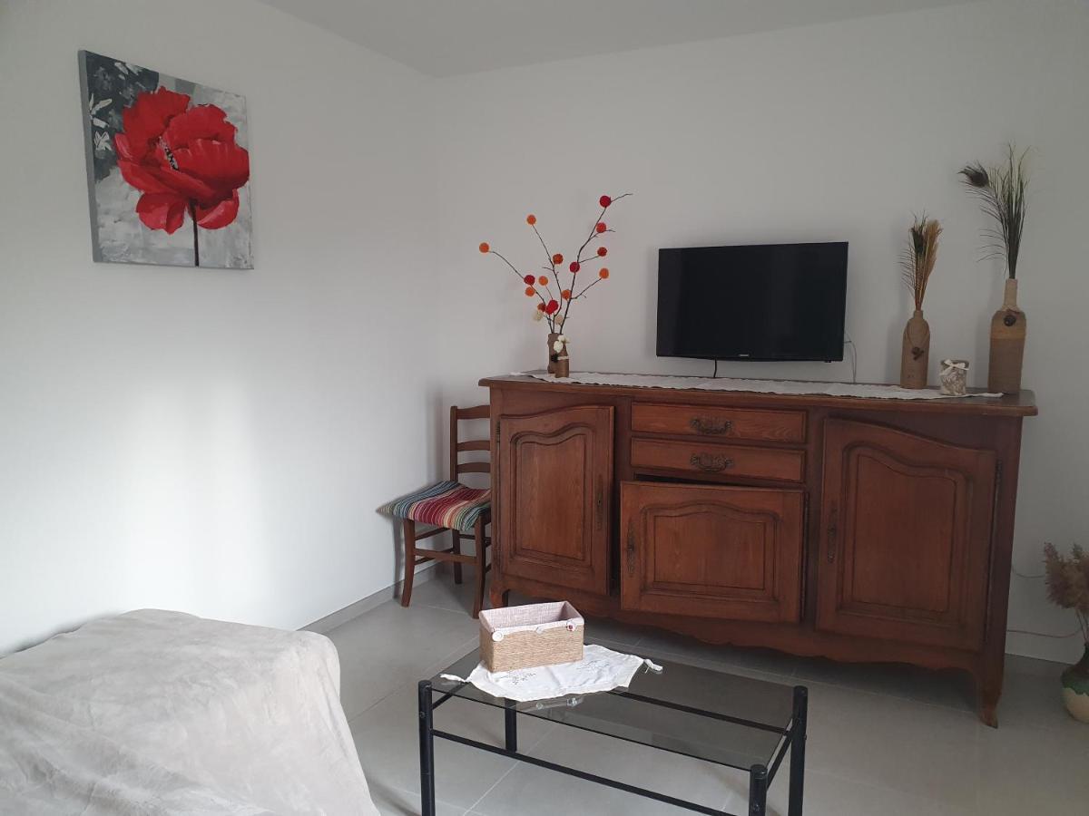 Gite Les Trois Abeilles Besignan Exterior photo