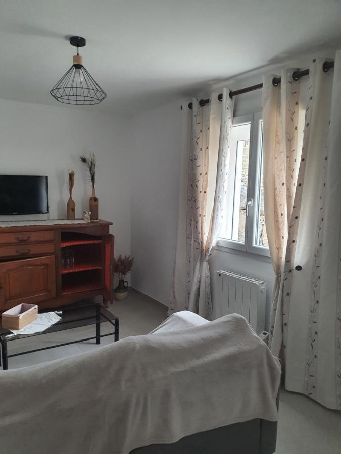 Gite Les Trois Abeilles Besignan Exterior photo