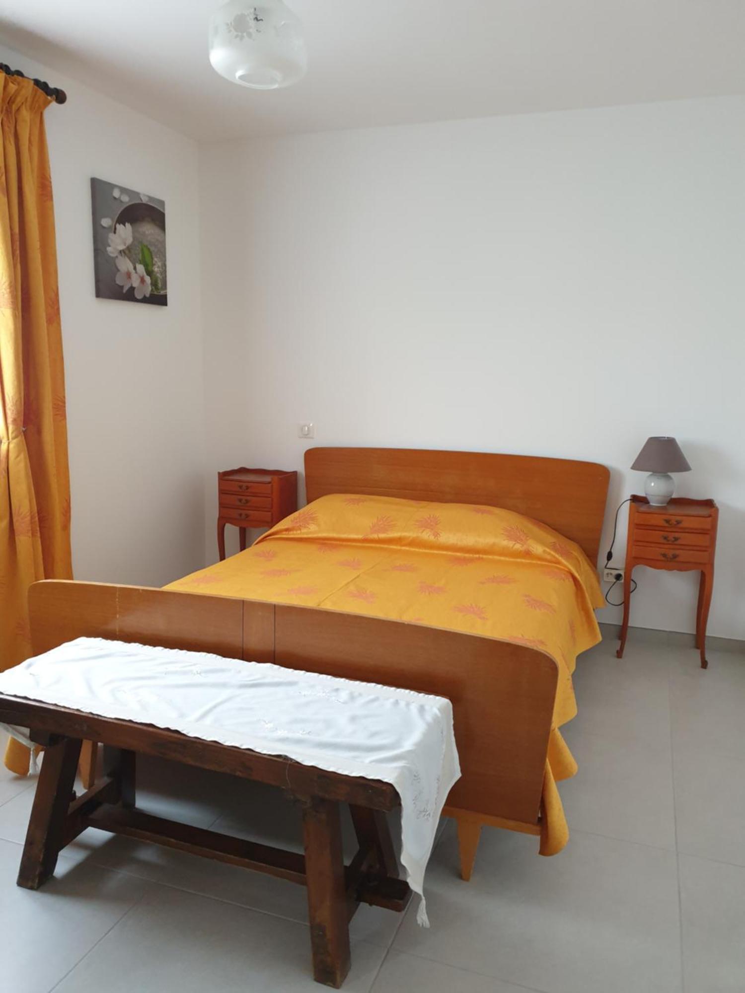 Gite Les Trois Abeilles Besignan Room photo